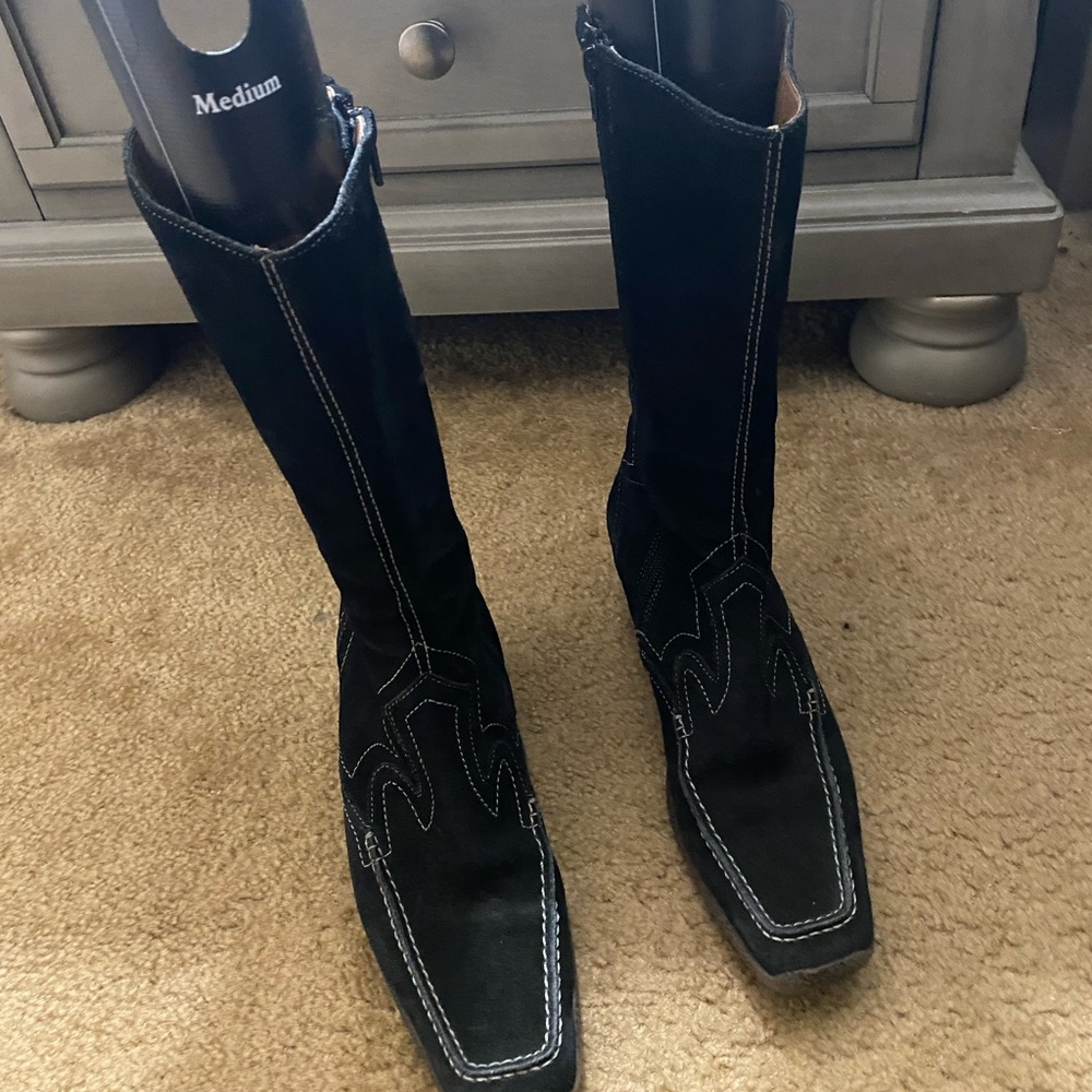 Geox suede stitch design boots